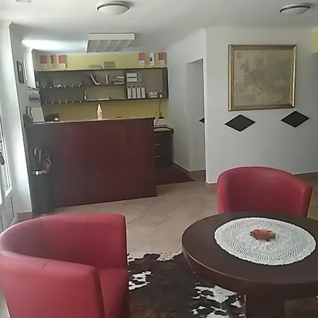 Bed & Breakfast Depandansa Hotel-a Pri Belokranjcu 3*
